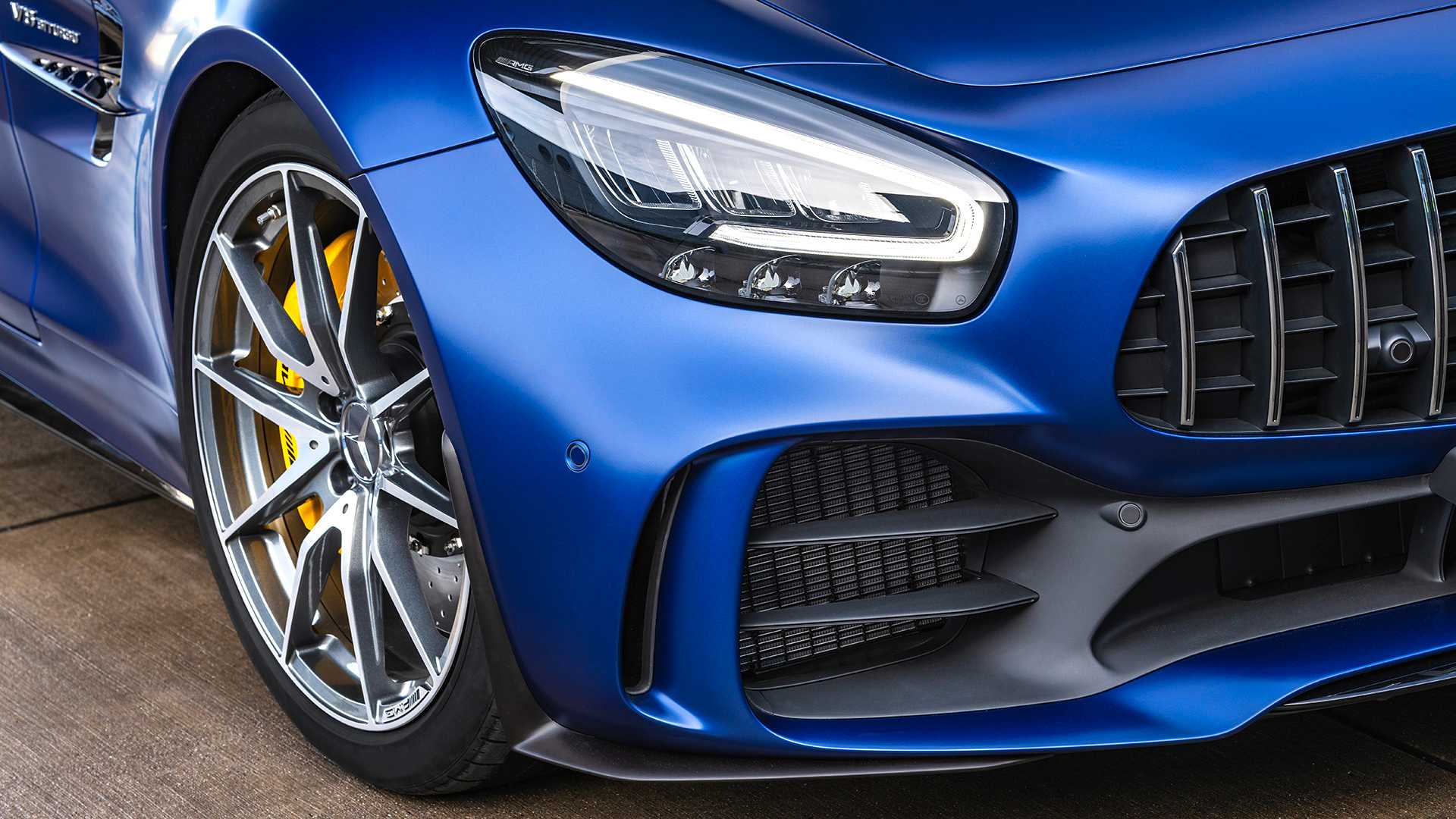 百公里加速3.6秒 AMG GT R Roadster官图发布