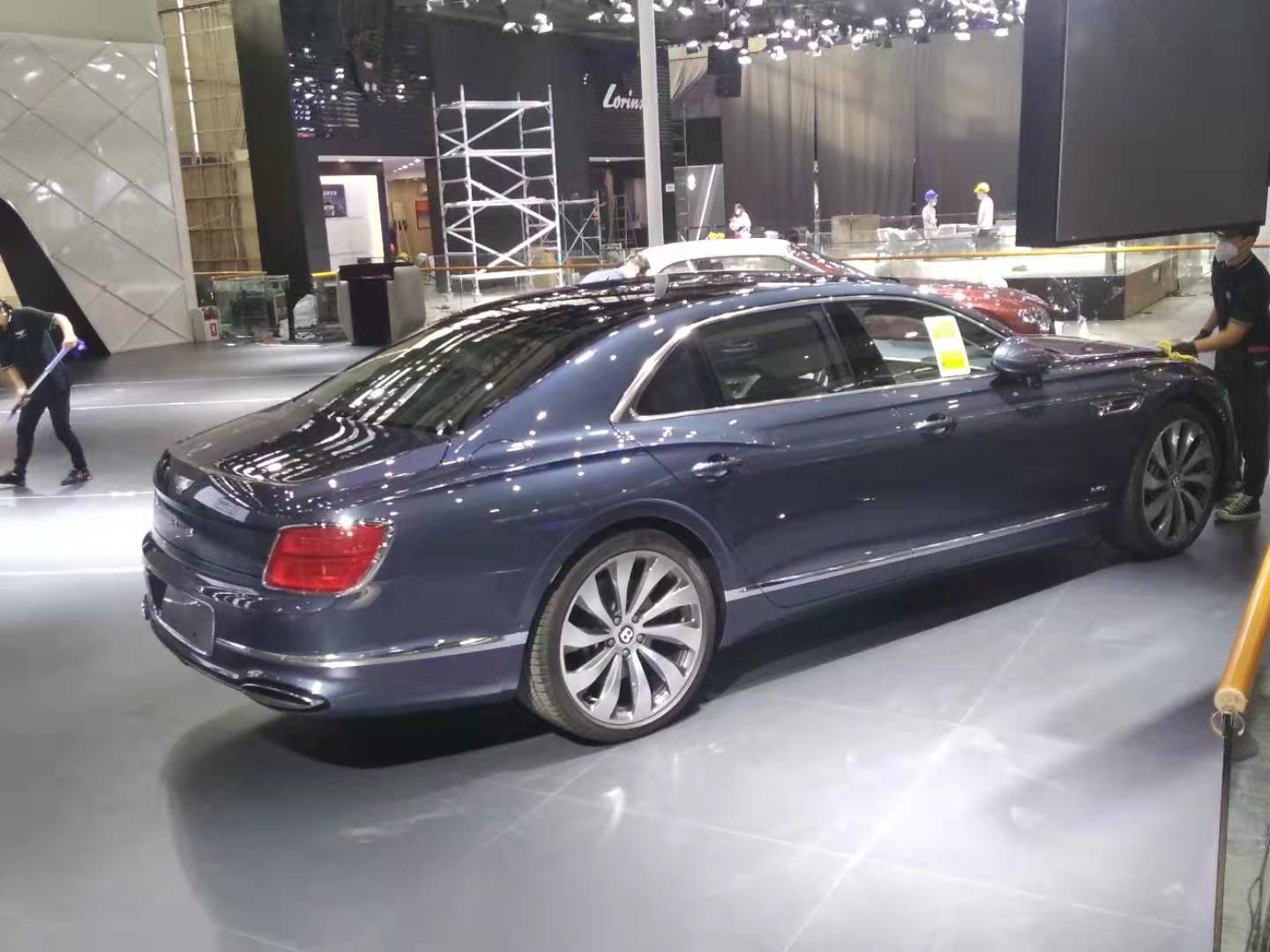 2020广州车展探馆全新宾利飞驰v8车型现身车展