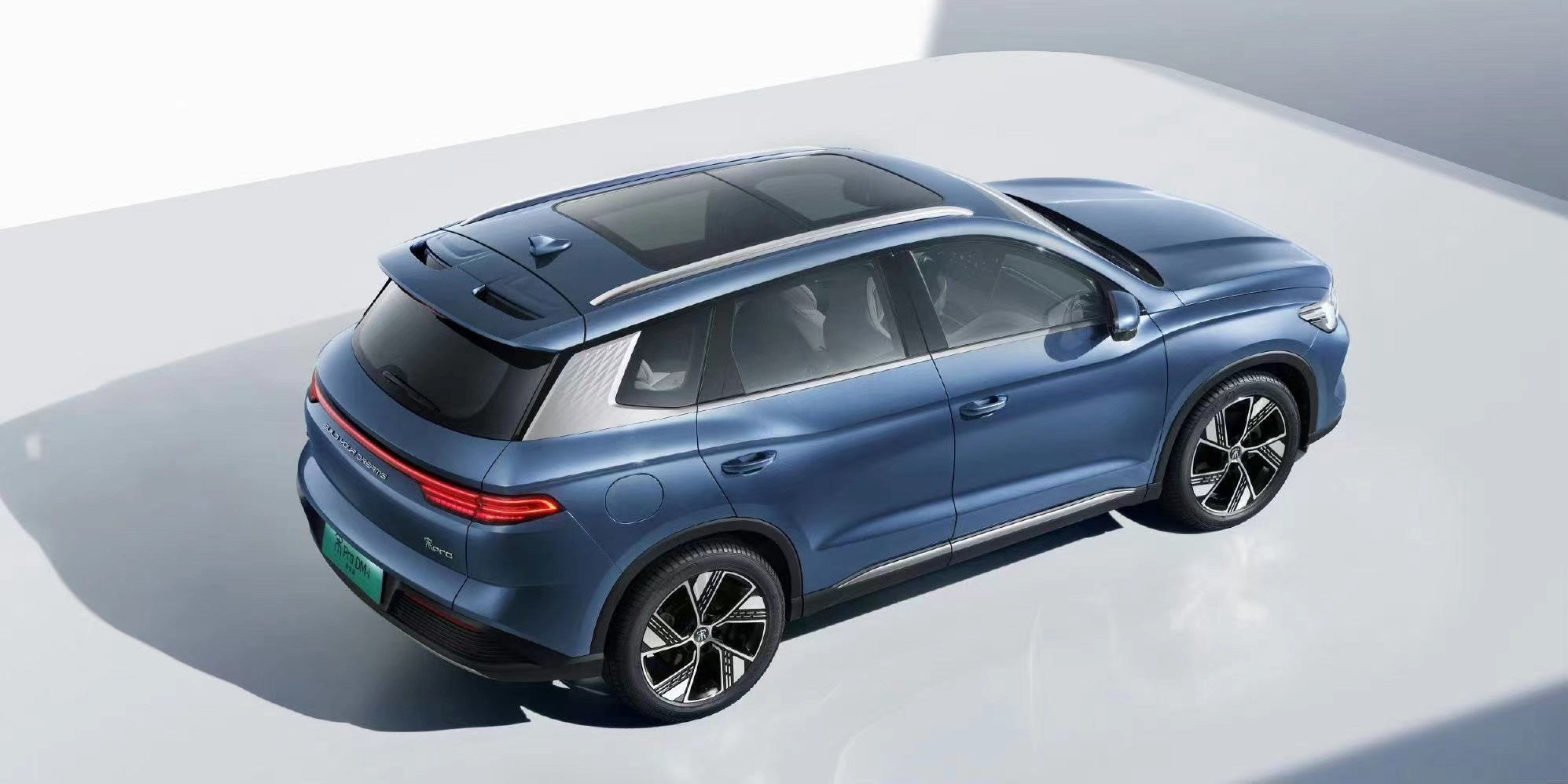 新增远山青配色比亚迪宋prodmi冠军版将于5月25日上市