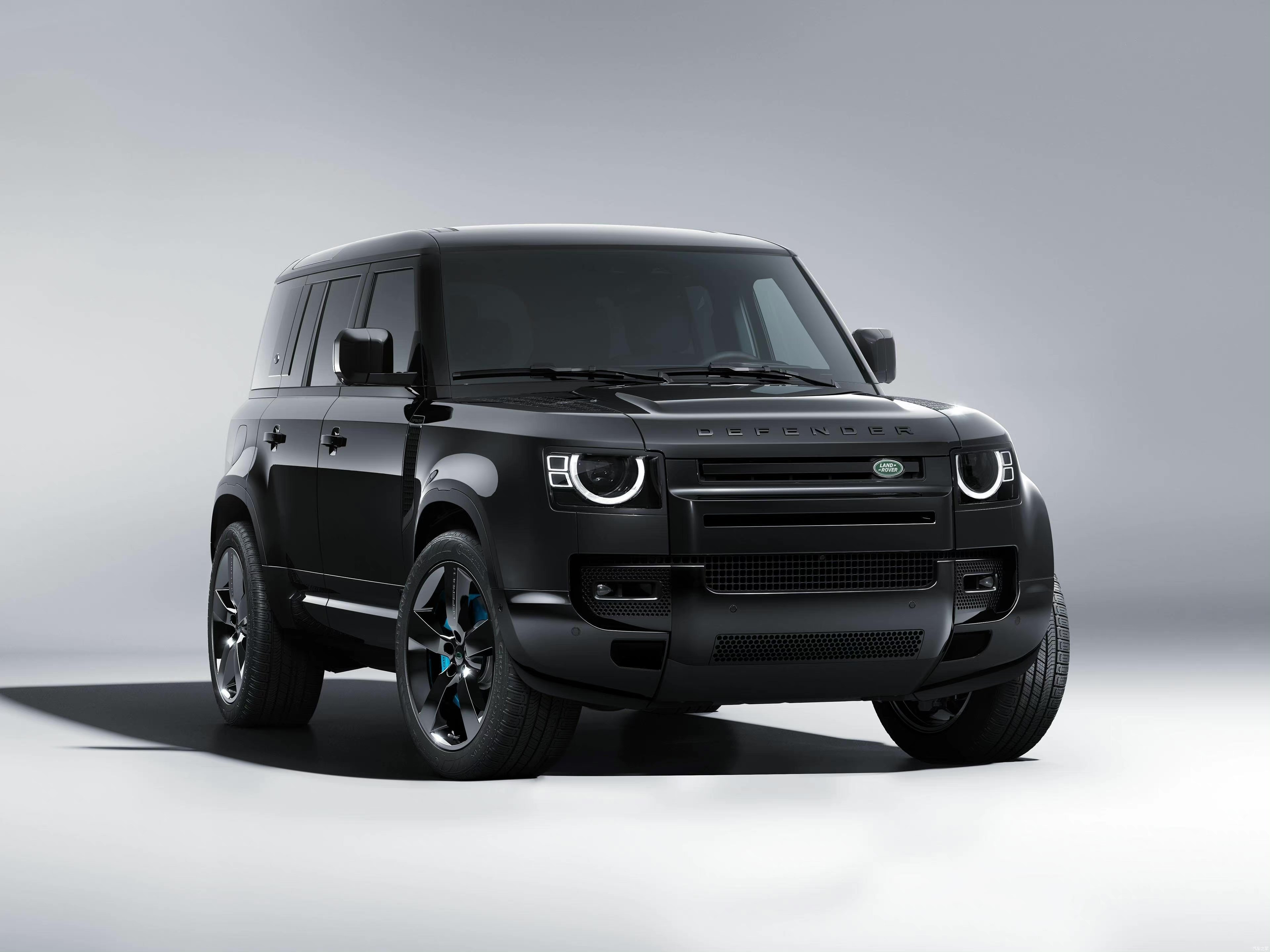 全球限量300辆路虎卫士007典藏版正式上市