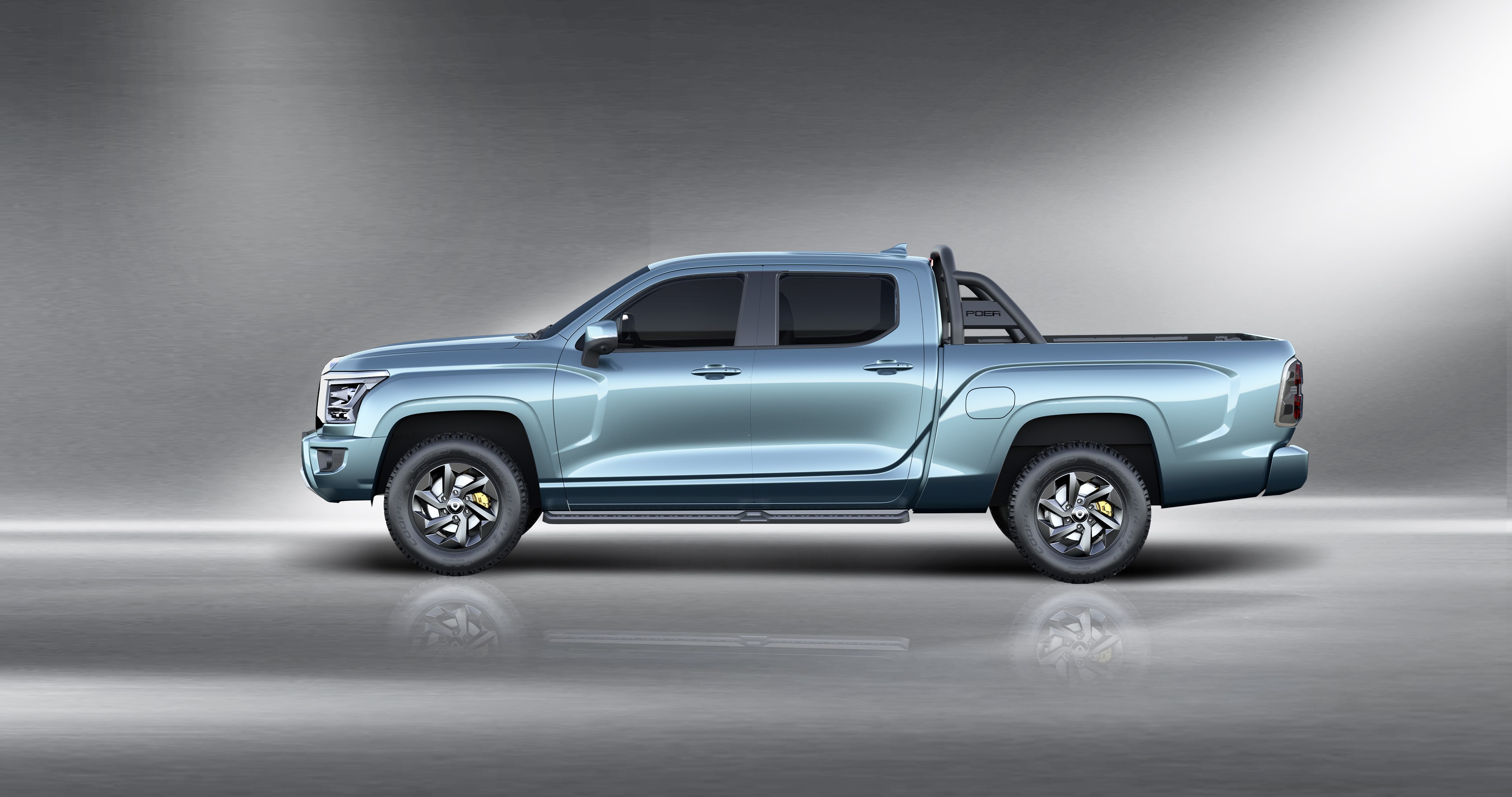 相比常规的皮卡车型,金刚炮拥有更靓丽,时尚的配色,前脸采用了爆破