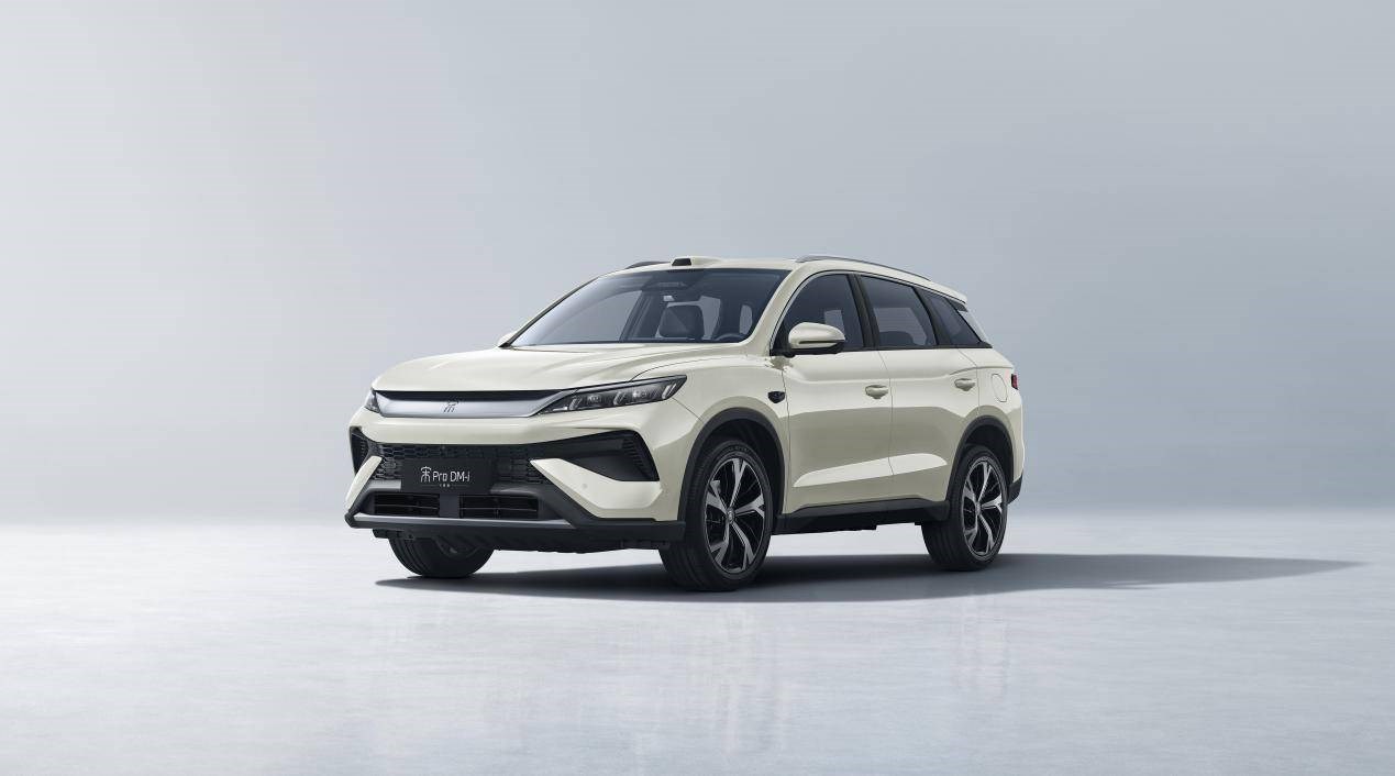 比亚迪宋Pro DM-i飞驰版9.99万起 纯电301km