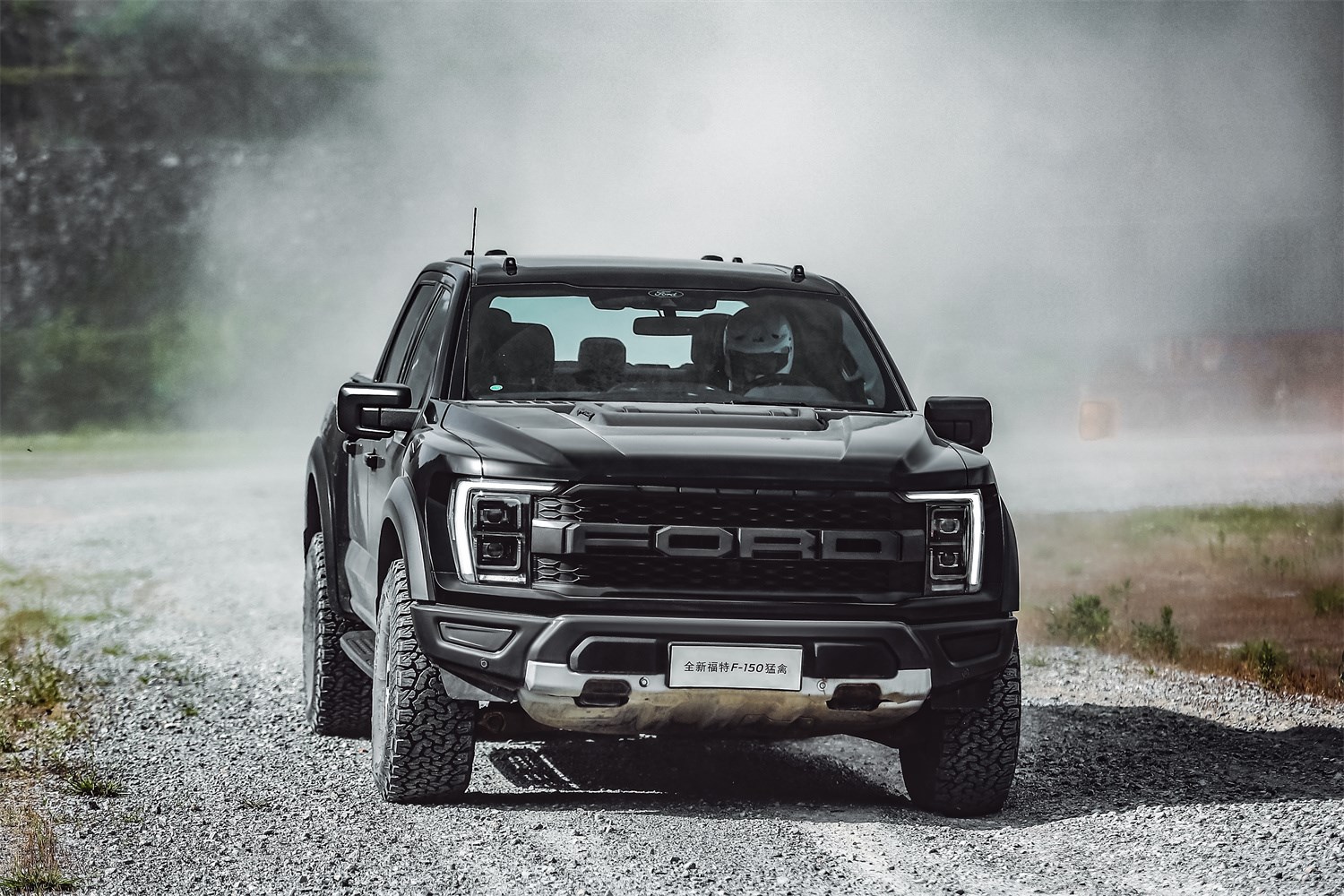 高端皮卡梦全新一代福特f150猛禽再添烈焰