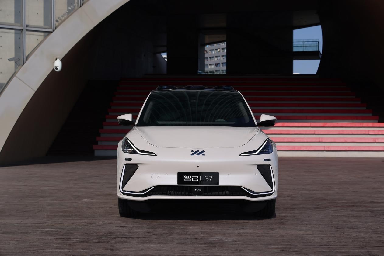 大5座suv界新晋顶流3098万起的智己ls7大热有何黑科技