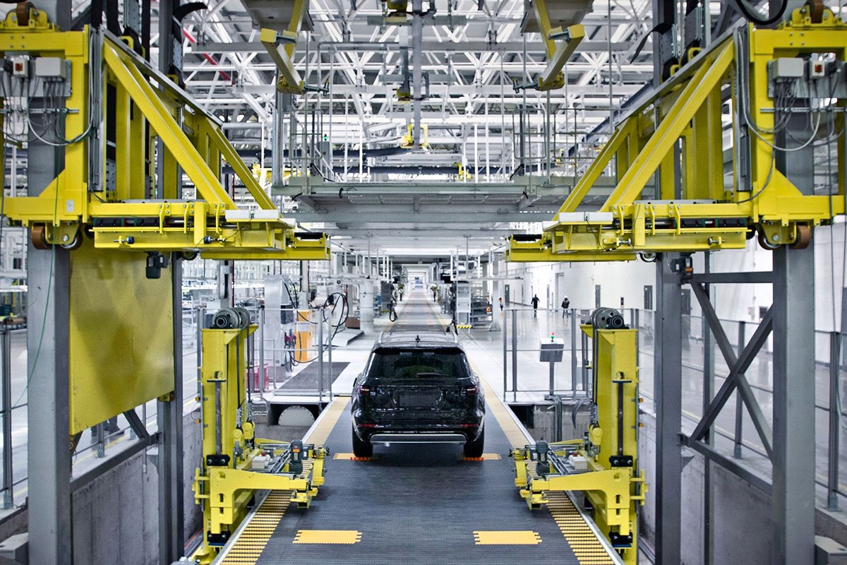 除了建设重庆生产基地外,理想汽车还以各种形式扩充产能.