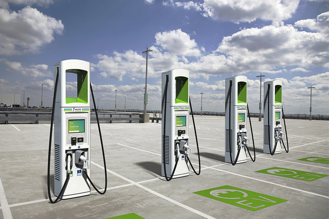 保时捷Taycan车主将享受免费3年快速充电服务