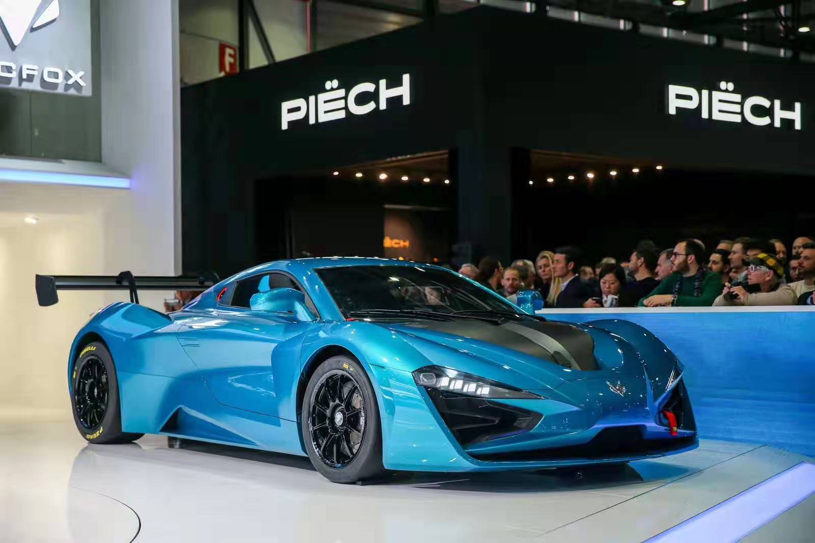 无界美学,人本科技,极致体验是arcfox品牌三大核心价值