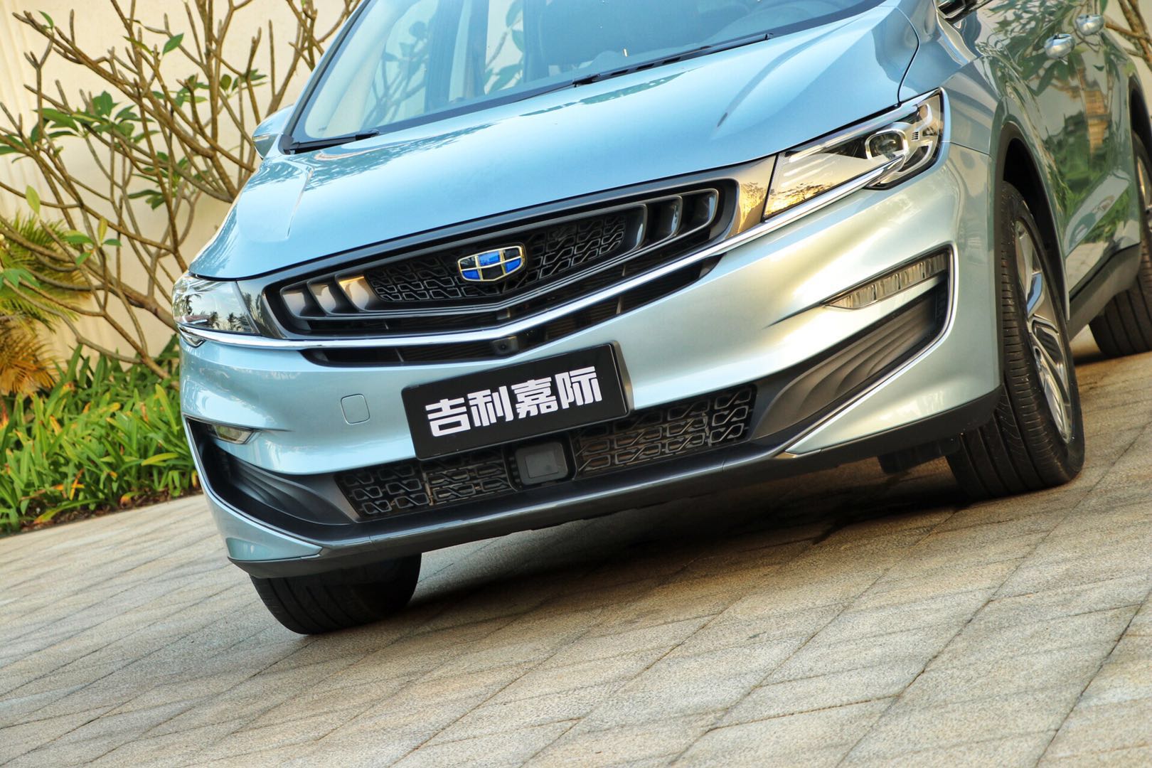 国内首款实现l2级别智能驾驶的mpv 吉利嘉际正式上市