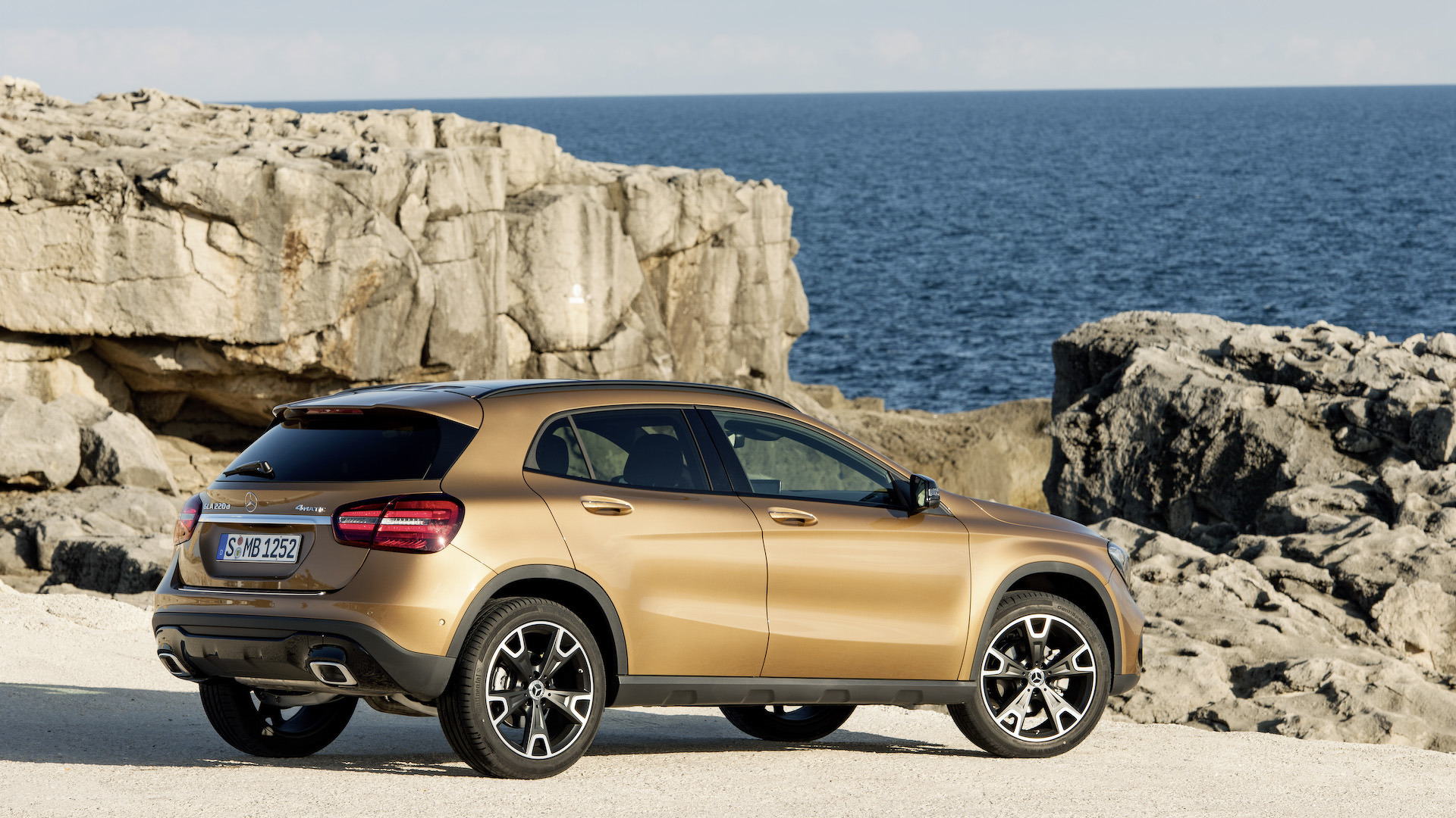 13万-39.58万元 2019款奔驰gla上市