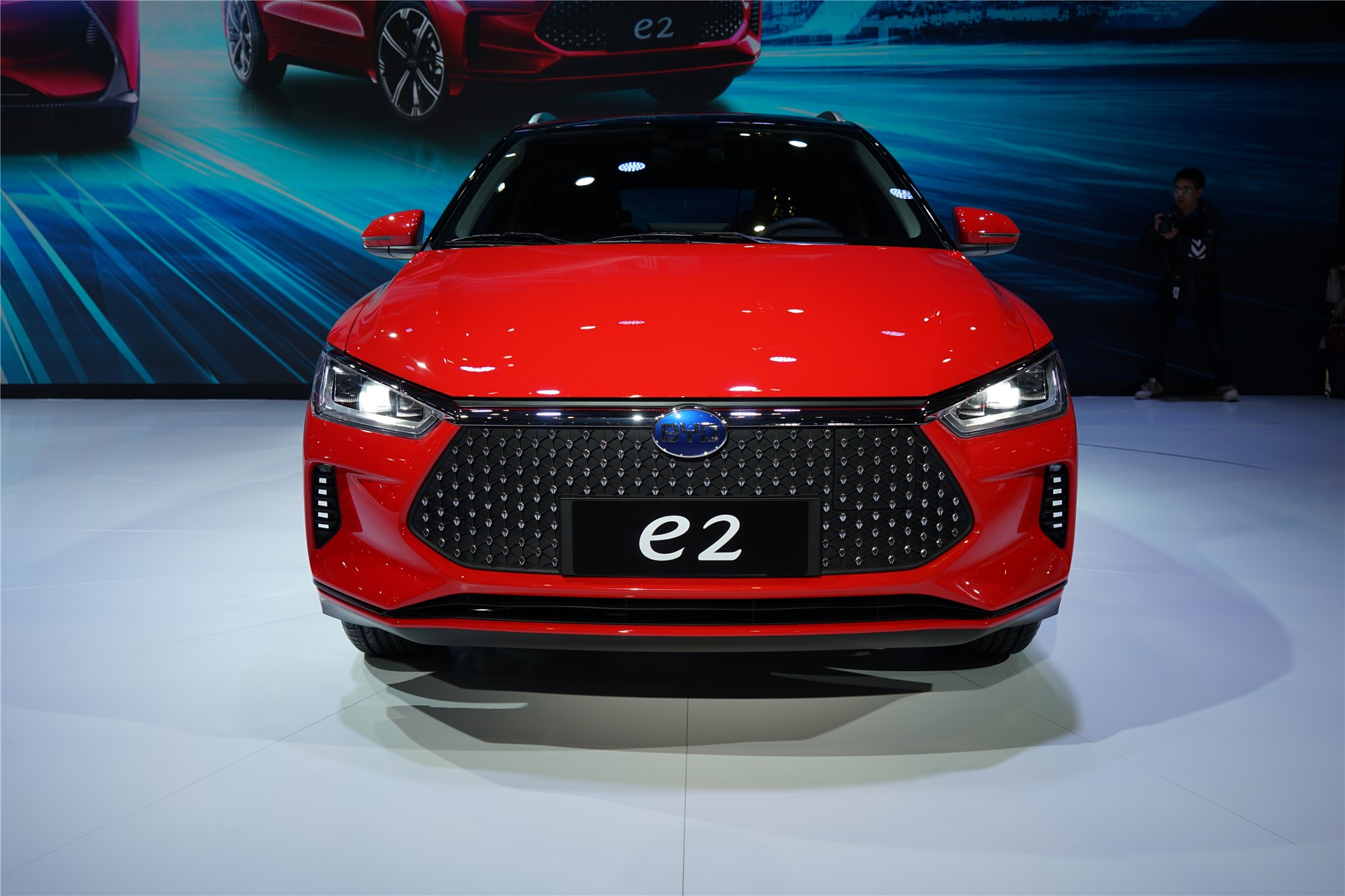 2019上海车展定位纯电跨界两厢车比亚迪e2正式亮相