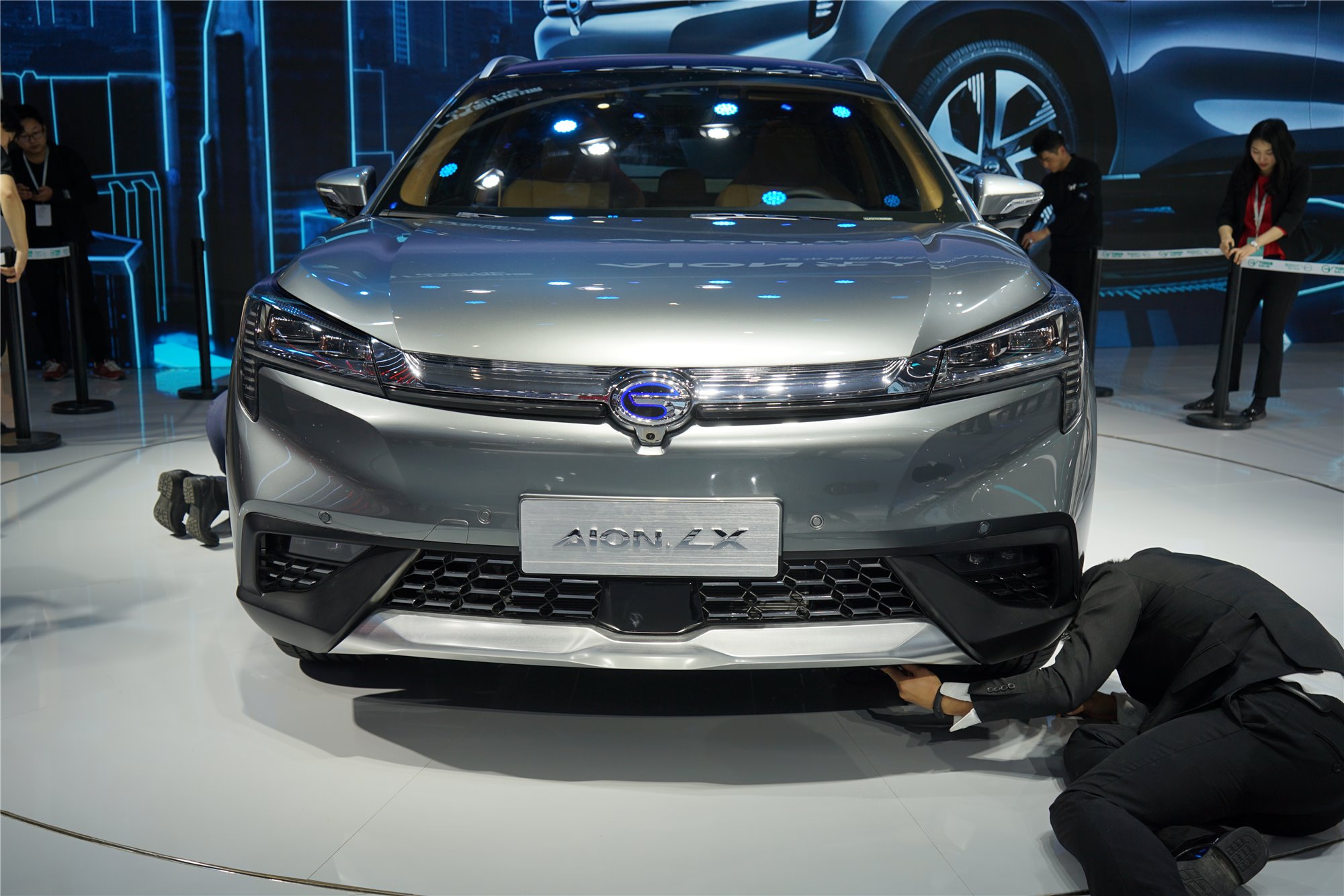 2019上海车展首款中大型纯电suv广汽新能源aionlx正式发布