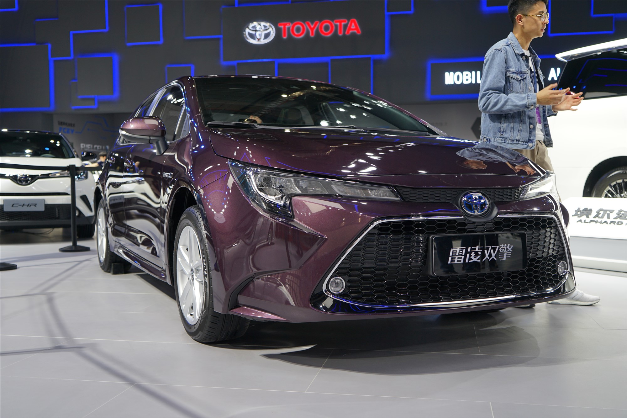 2019上海车展搭载全新混动系统丰田全新雷凌双擎亮相