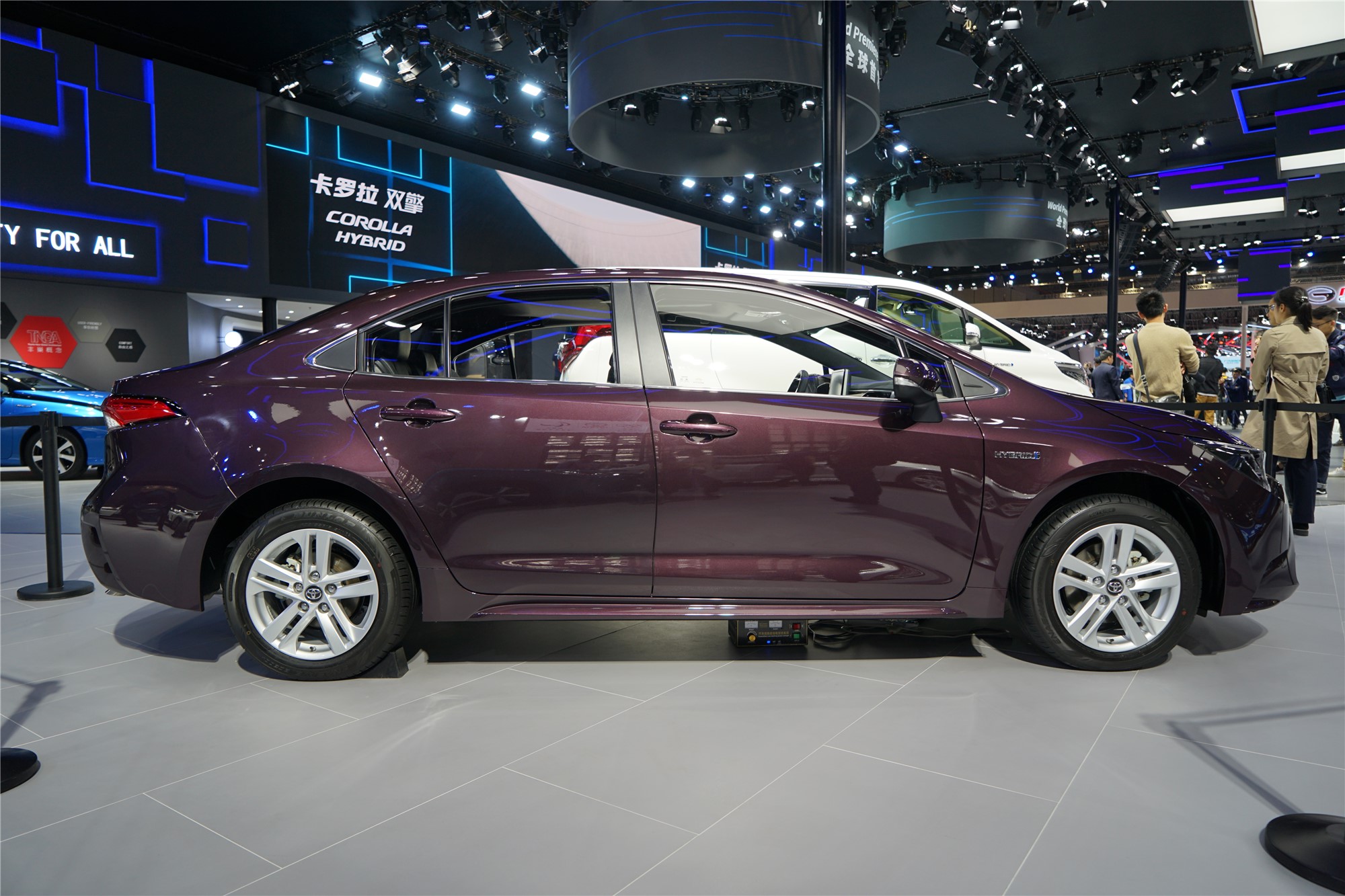 2019上海车展搭载全新混动系统丰田全新雷凌双擎亮相