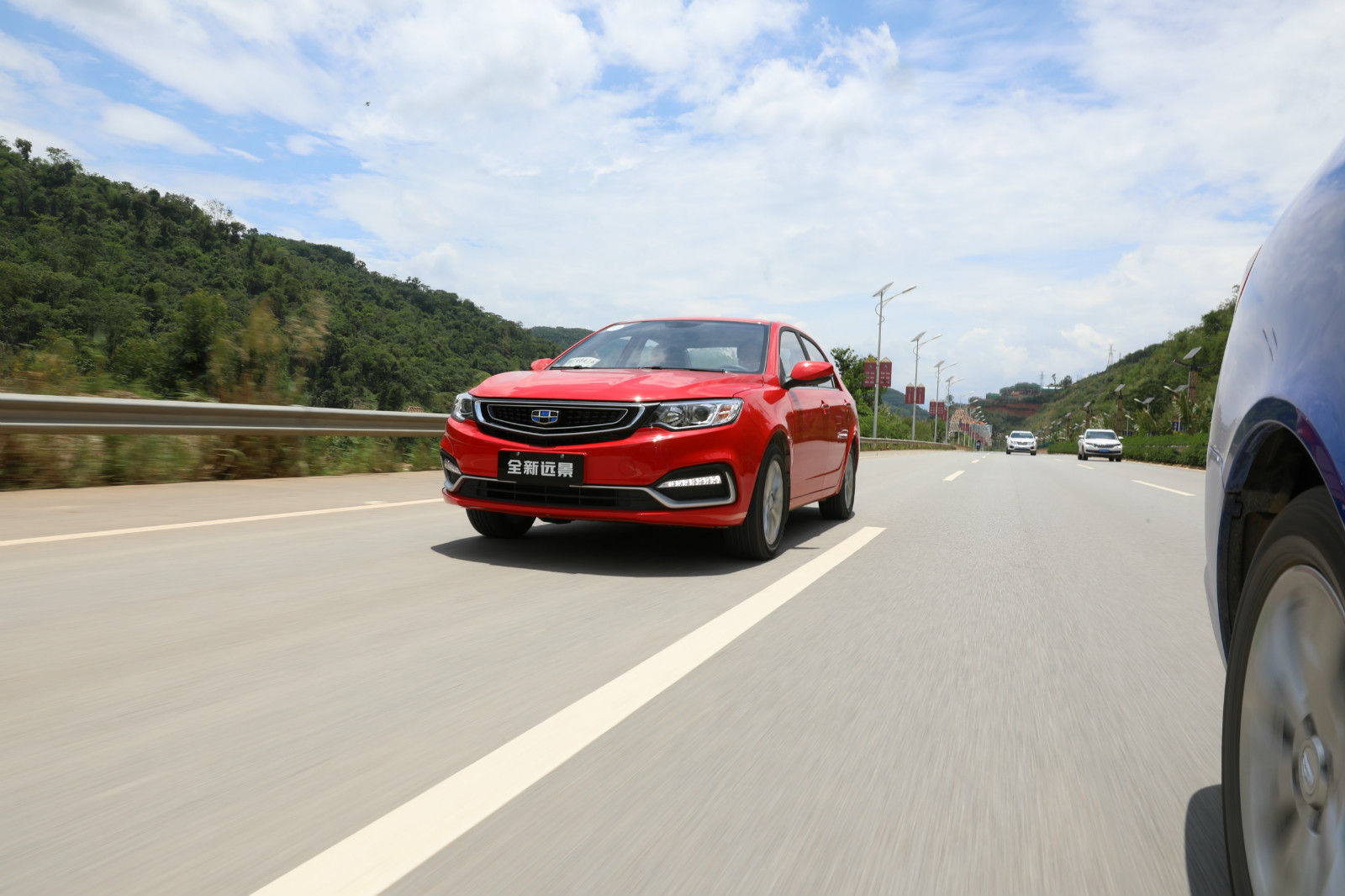 亲民的家庭好伴侣 试驾吉利全新远景升级版