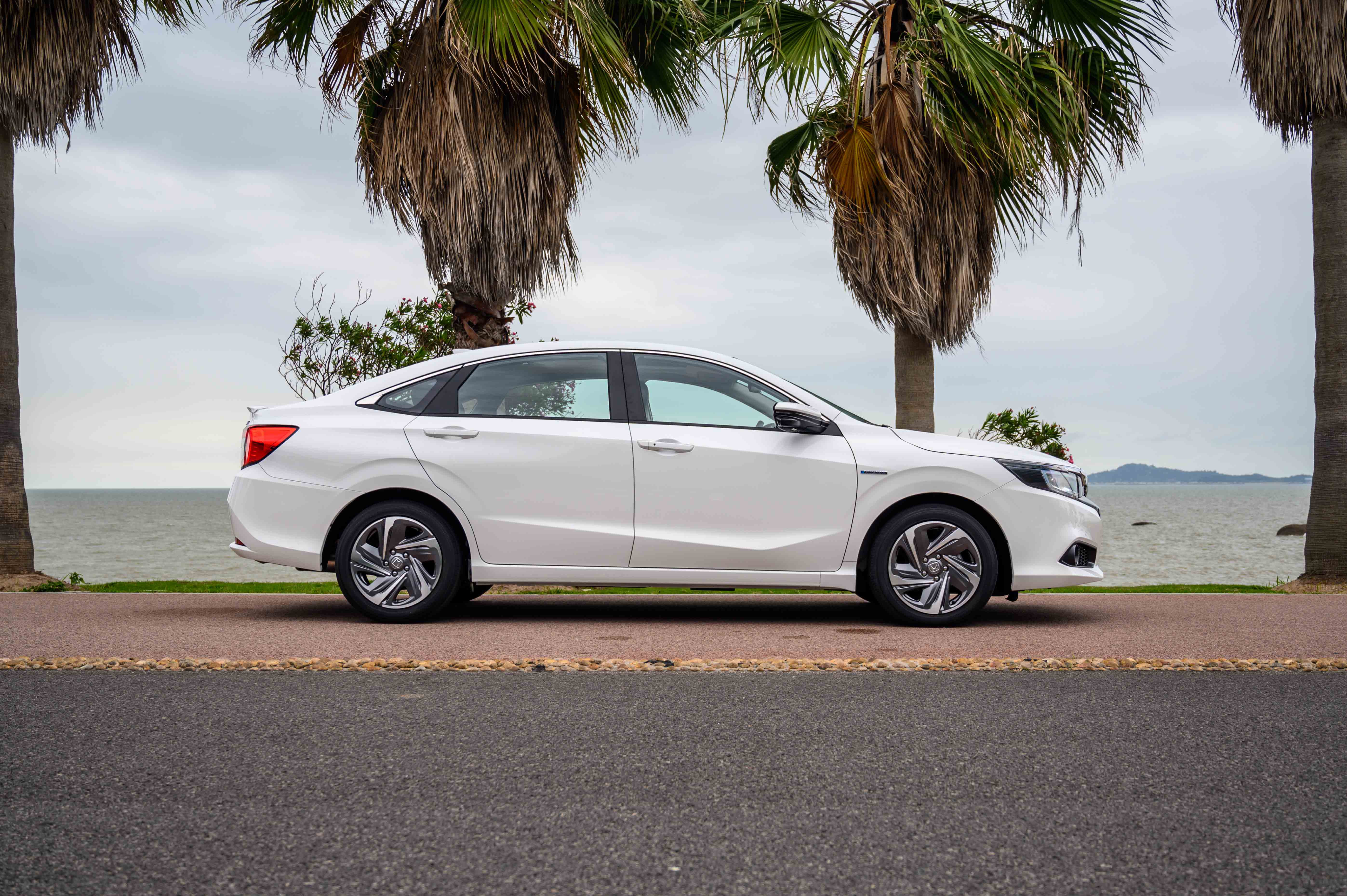 a级车新选择驾乘舒适更佳的凌派锐混动1398万元起