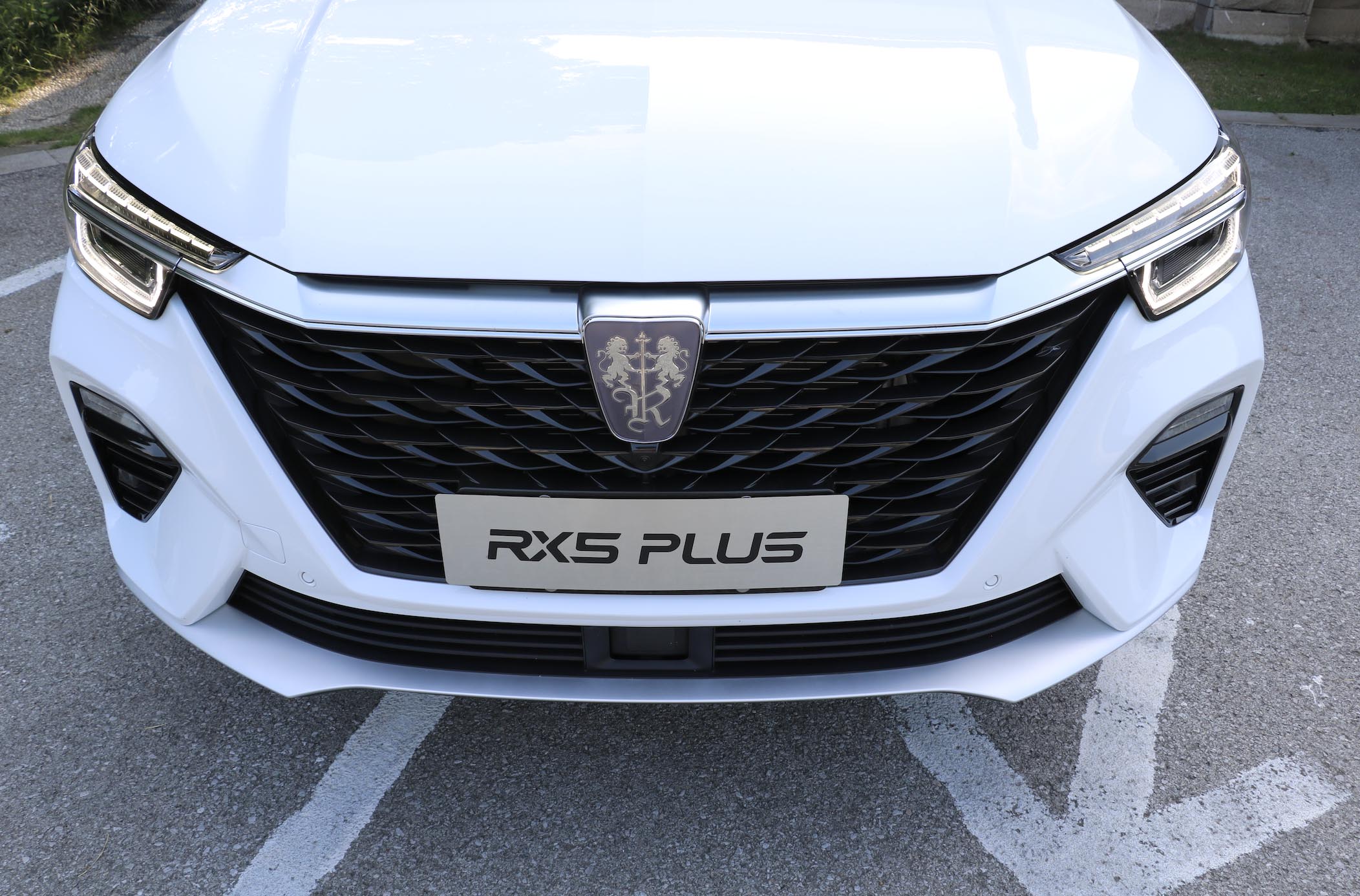 新标新形象荣威rx5plus988万元起售