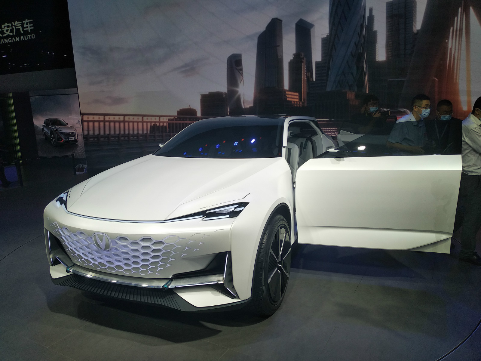 2020北京车展 | 引力系列第二款 长安vision-v概念车首发