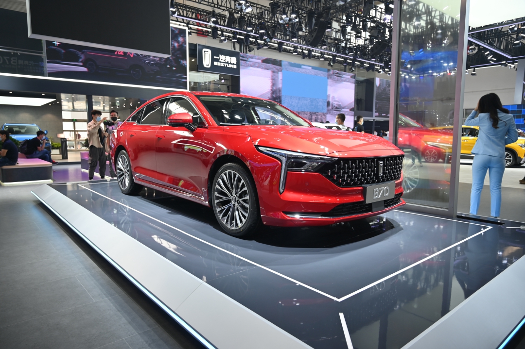 2020北京车展实拍老将也能年轻态图解一汽奔腾b70