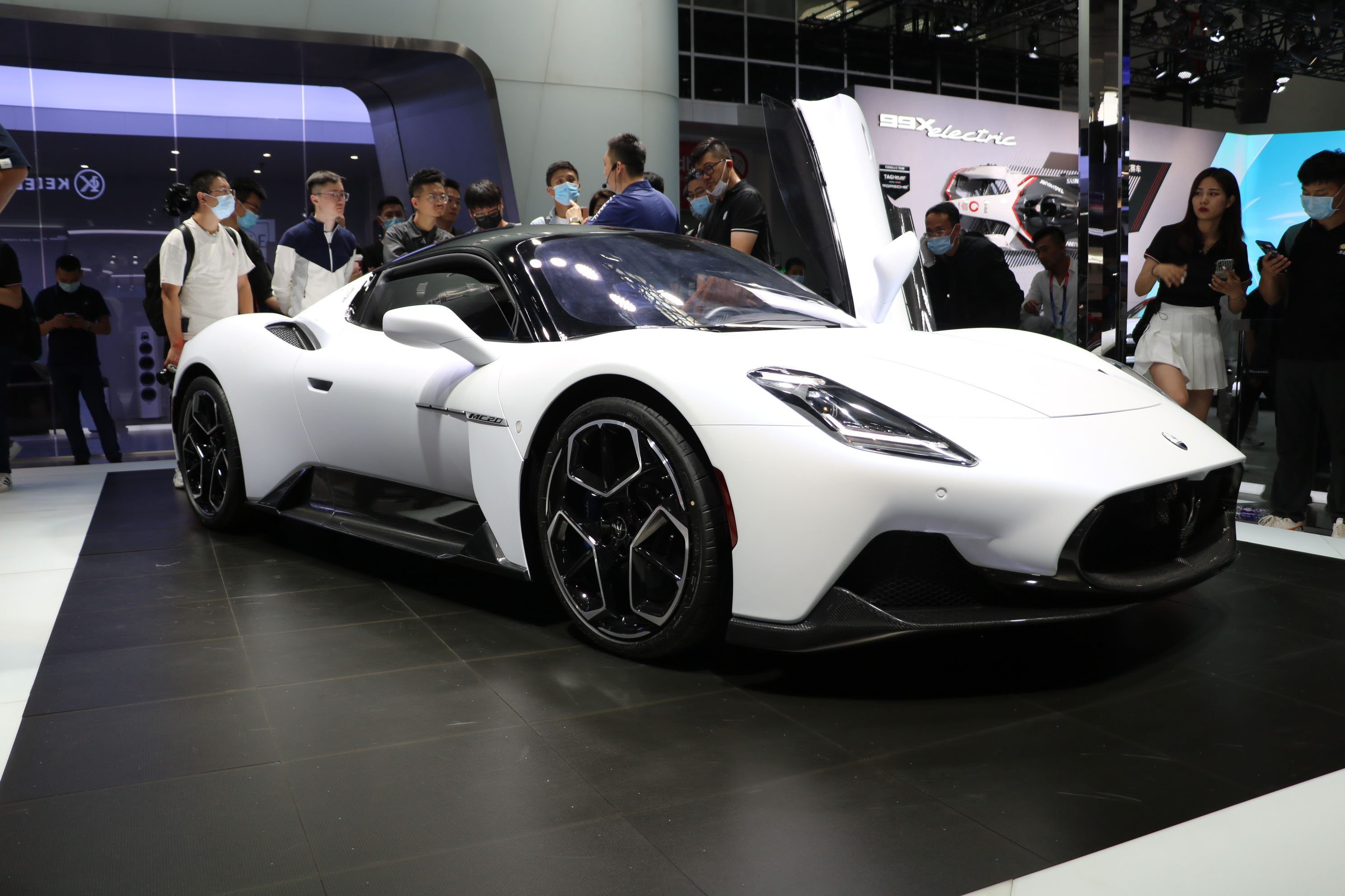 2020北京车展实拍29秒破百图解玛莎拉蒂mc20