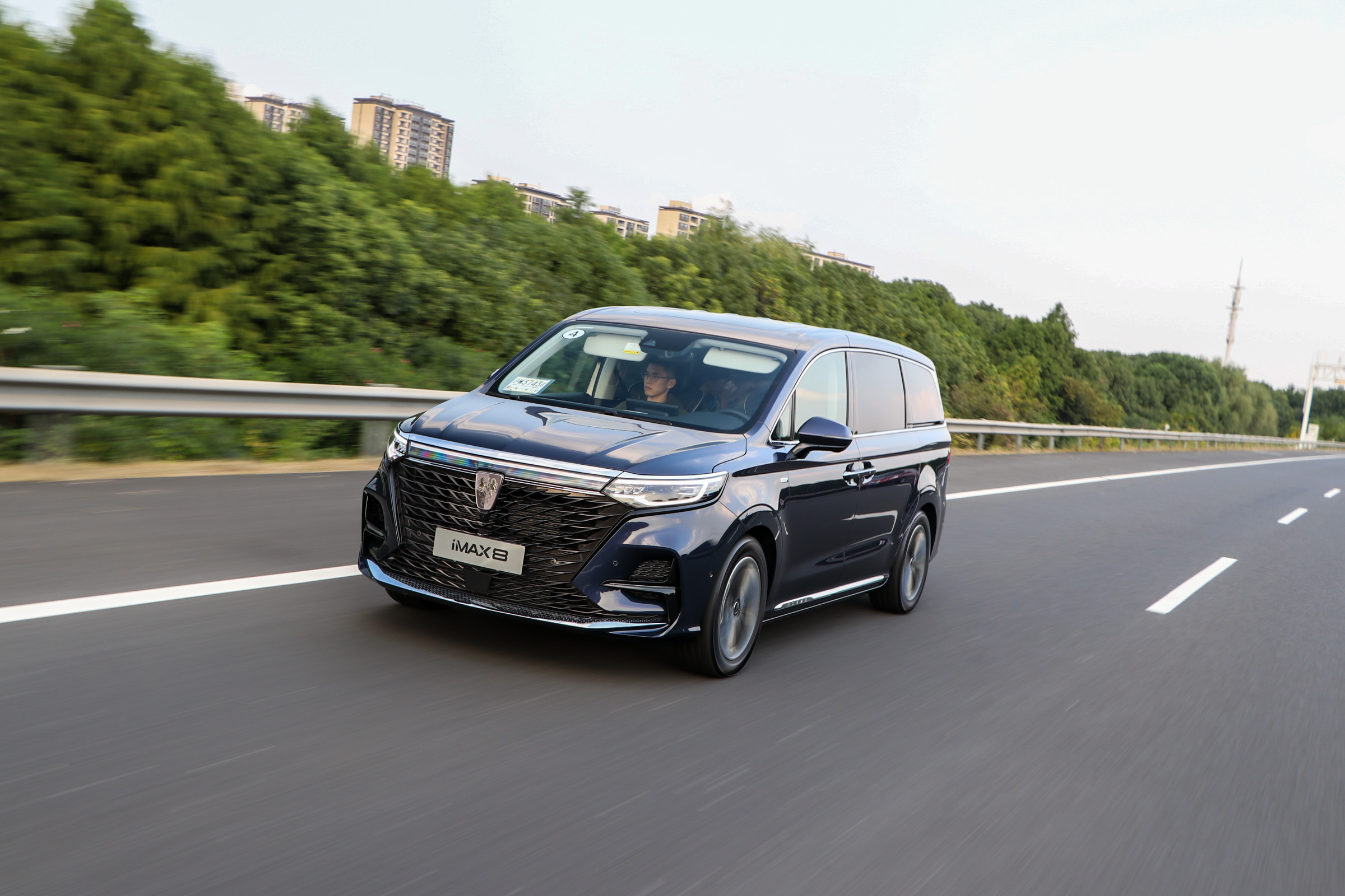 上攻别克gl8下打传祺m8荣威imax8有几分胜算