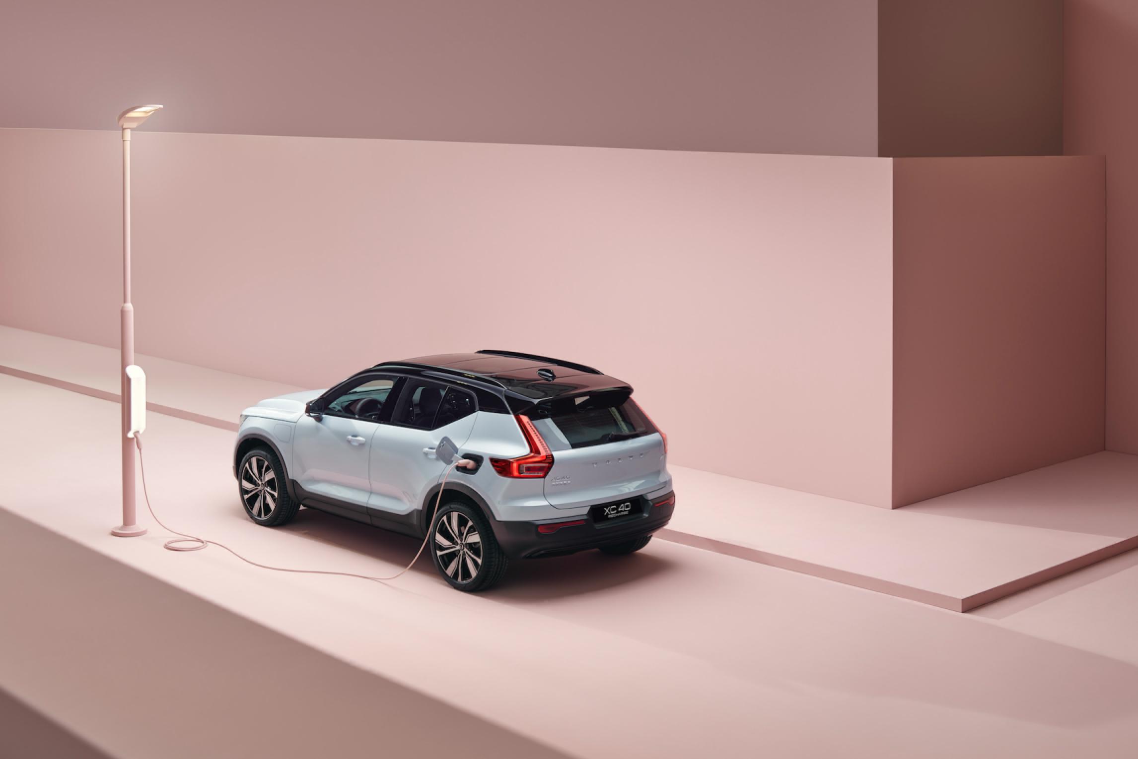 油电同价沃尔沃xc40纯电版调整至299万元