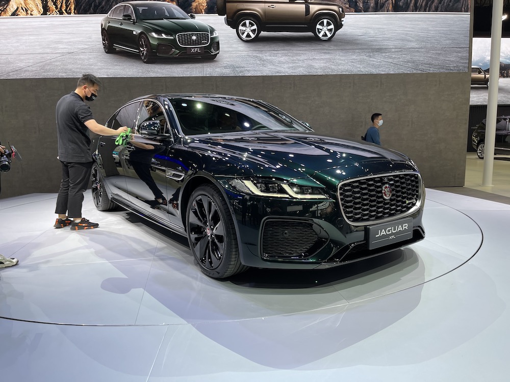 2021上海车展英伦运动新典范新款捷豹xfl首发亮相