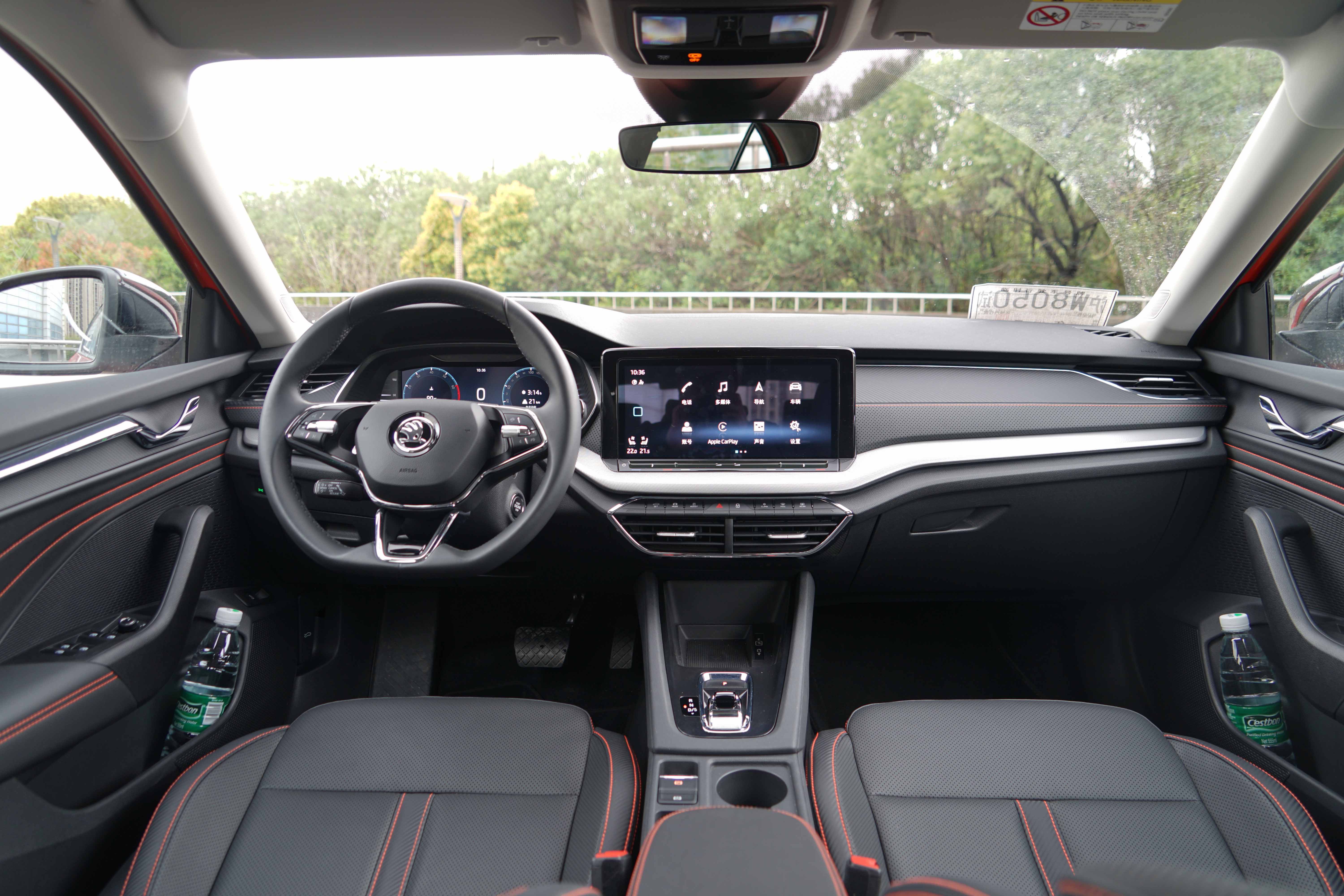 数字化座舱理念加持的全新明锐pro内饰设计充满科技感,车内实体按键